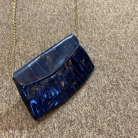 VTG, GENUINE EEL SKIN MADE IN KOREA Elegant Blue Clutch with Gold Chain - Picture 3 of 16